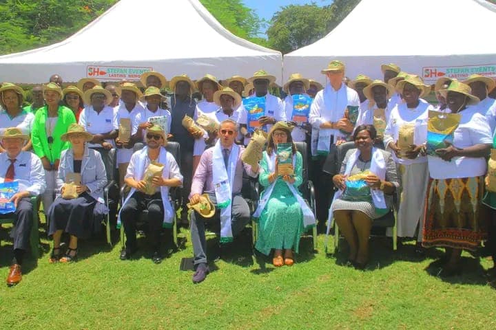 Ke Devries Farm with partners